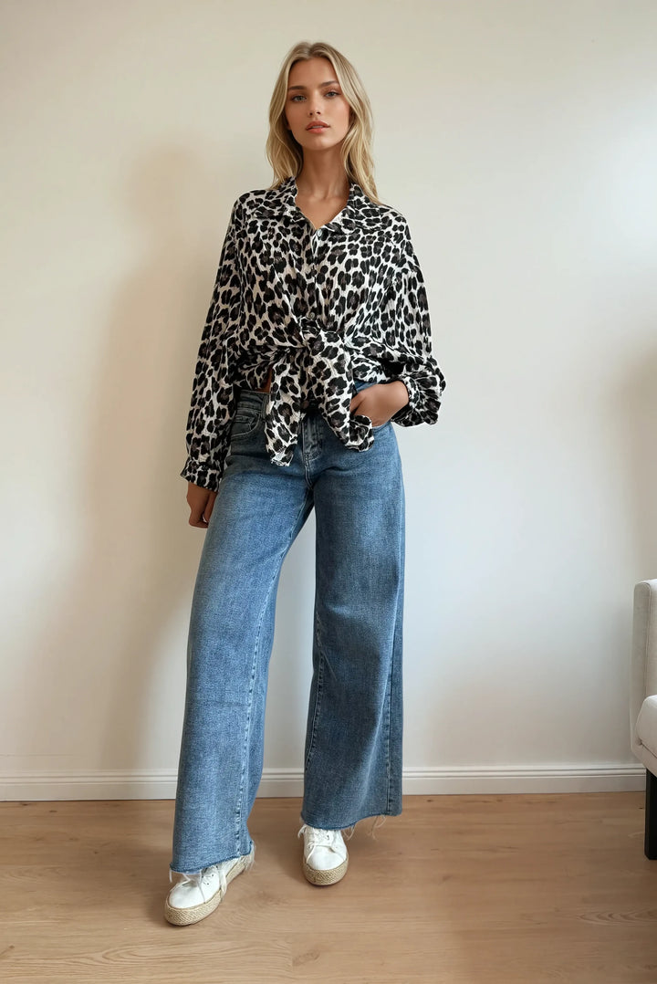 Kurze Musselin Hemdbluse (Leoprint)