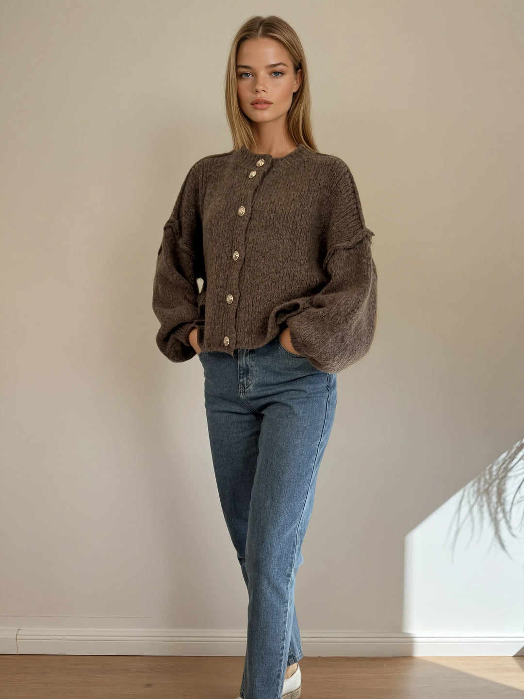 Strickjacke mit Knopfleiste (Braun)