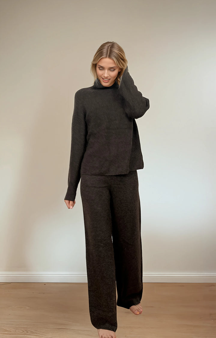 Zweiteiler Pullover und Hose (Dunkelbraun)