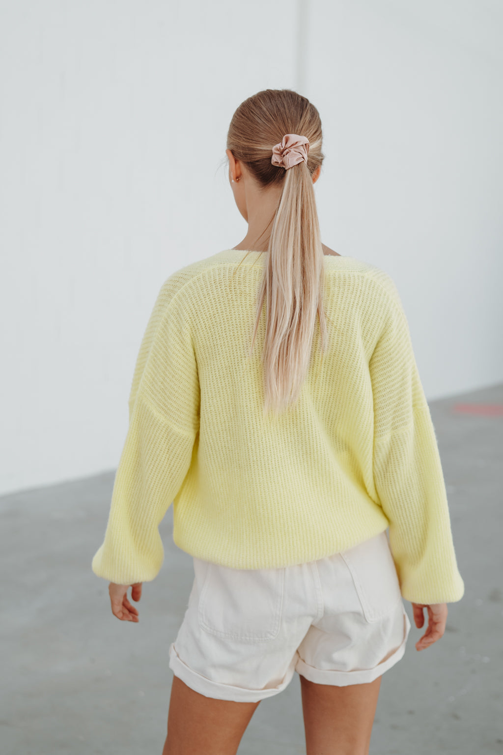 Cardigan mit Knopfleiste (Hellgelb)