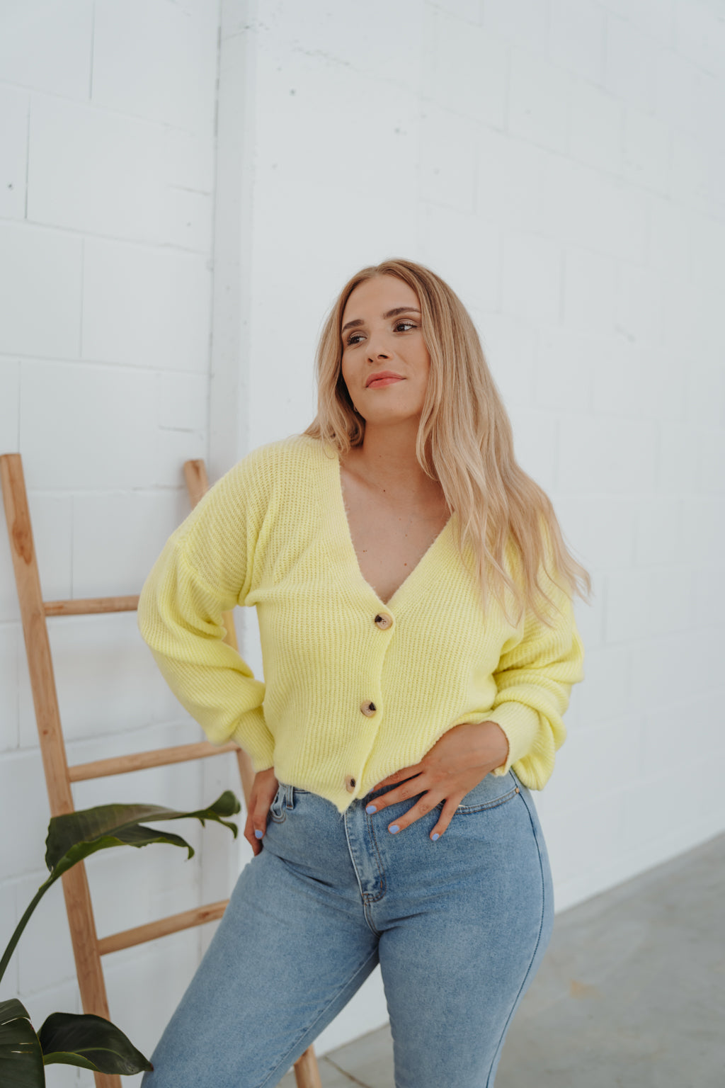 Cardigan mit Knopfleiste (Hellgelb)