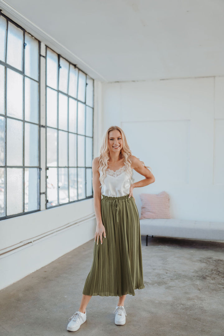 Hose in Faltenoptik (Khaki)