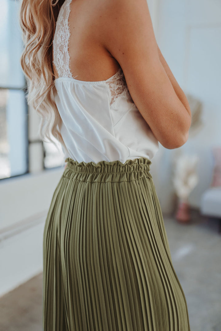 Hose in Faltenoptik (Khaki)